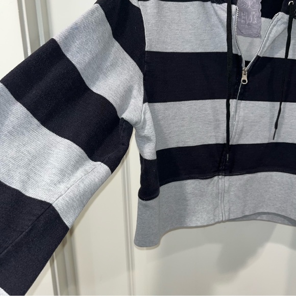 Levi's Girls Black/Grey Cropped Long Sleeve full zip Sweatshirt hoodie size XL - Picture 3 of 4